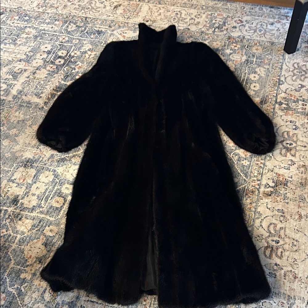 Genuine Mink Elegant Black Fur Coat